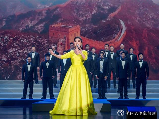 《美麗中國是我們的家》 楊樂詞    尹良曲 演唱：楊樂 伴唱：深圳音協合唱團.JPG